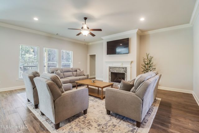 7591 Crescent Way Drive, Pass Christian, MS 39571