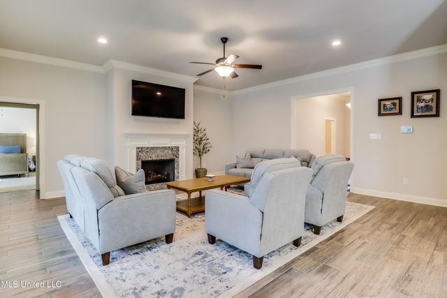 7591 Crescent Way Drive, Pass Christian, MS 39571