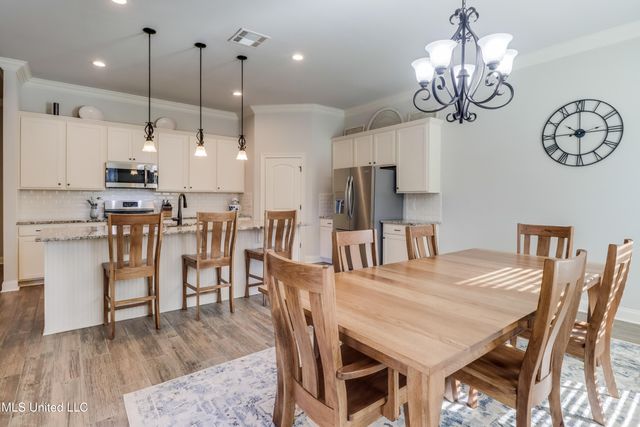 7591 Crescent Way Drive, Pass Christian, MS 39571