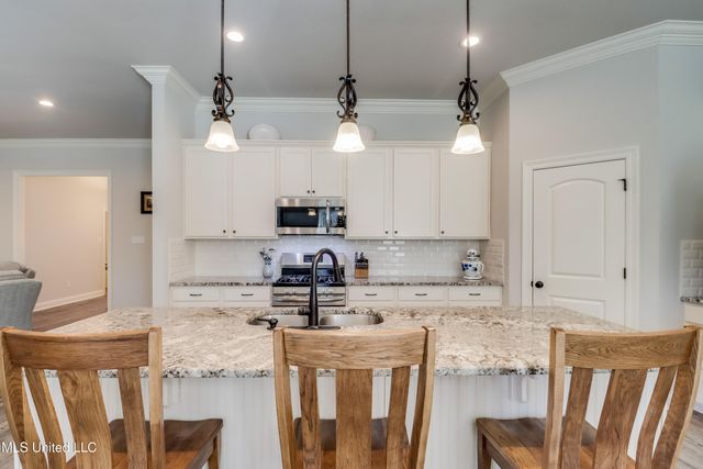 7591 Crescent Way Drive, Pass Christian, MS 39571