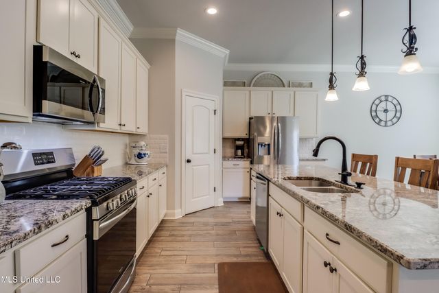 7591 Crescent Way Drive, Pass Christian, MS 39571