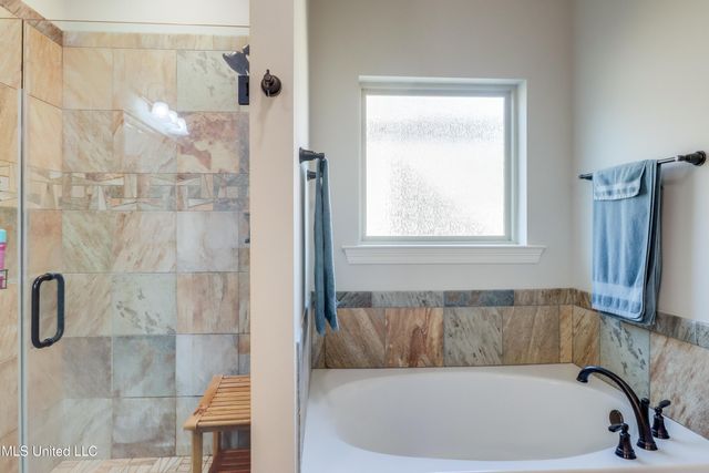 7591 Crescent Way Drive, Pass Christian, MS 39571