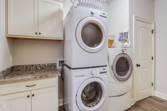 7591 Crescent Way Drive, Pass Christian, MS 39571