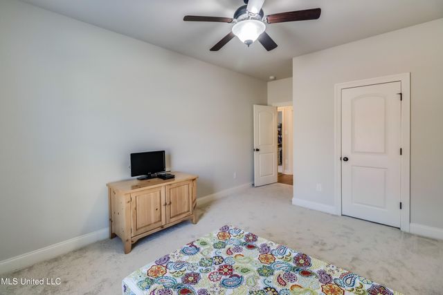 7591 Crescent Way Drive, Pass Christian, MS 39571