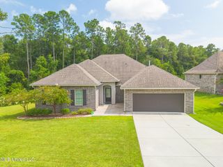 7591 Crescent Way Drive, Pass Christian, MS 39571
