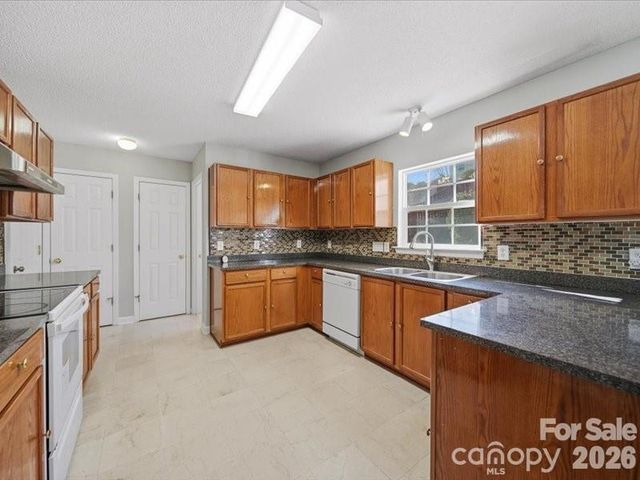 1968 8th Street Lane SE, Hickory, NC 28602