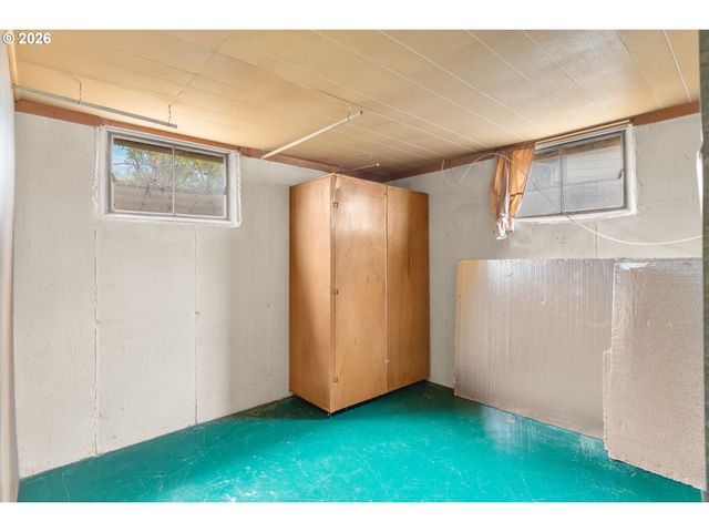 807 Se 169TH Dr, Portland, OR 97233