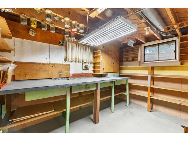 807 Se 169TH Dr, Portland, OR 97233