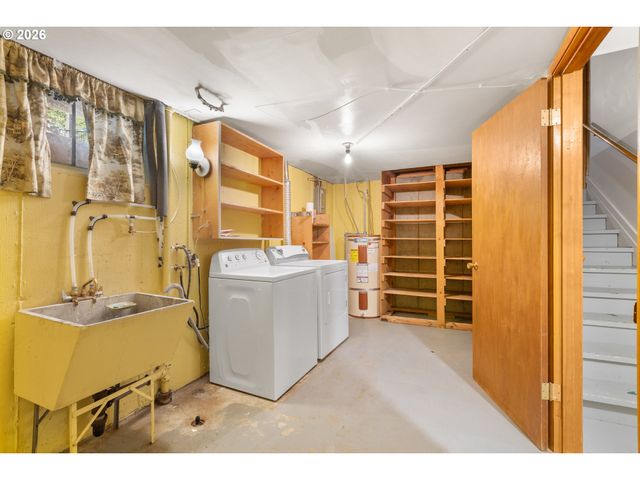 807 Se 169TH Dr, Portland, OR 97233
