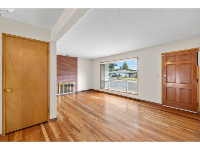 807 Se 169TH Dr, Portland, OR 97233