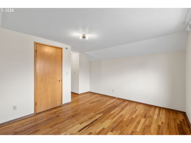 807 Se 169TH Dr, Portland, OR 97233