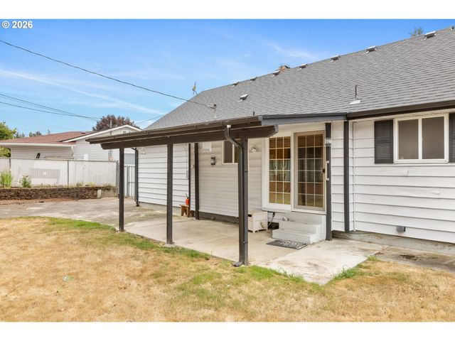 807 Se 169TH Dr, Portland, OR 97233