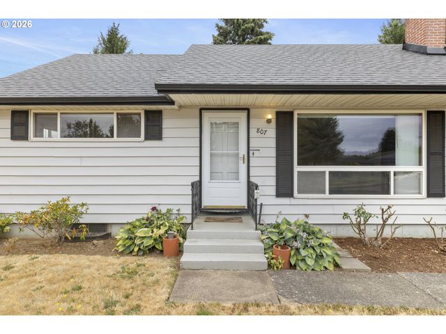 807 Se 169TH Dr, Portland, OR 97233