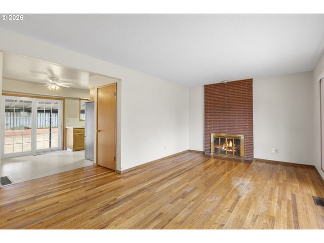 807 Se 169TH Dr, Portland, OR 97233