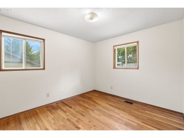807 Se 169TH Dr, Portland, OR 97233