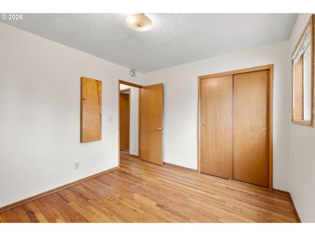 807 Se 169TH Dr, Portland, OR 97233