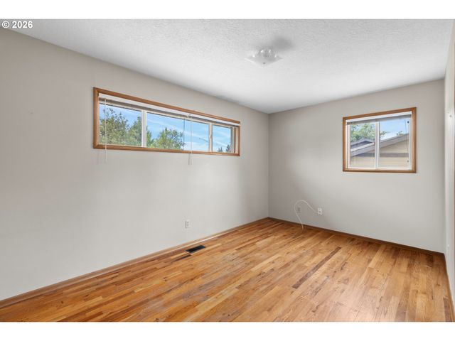 807 Se 169TH Dr, Portland, OR 97233