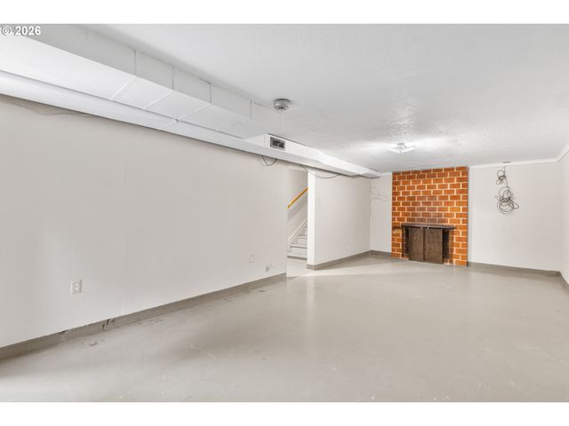 807 Se 169TH Dr, Portland, OR 97233