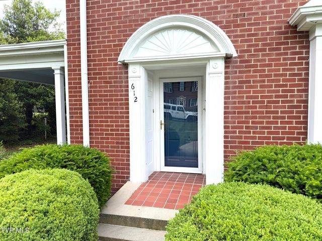 612 Lawrence Avenue, Bristol, VA 24201