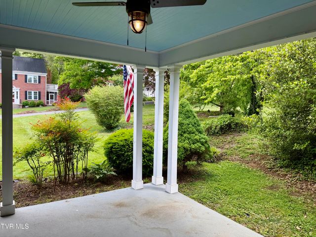 612 Lawrence Avenue, Bristol, VA 24201