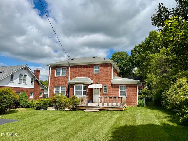 612 Lawrence Avenue, Bristol, VA 24201