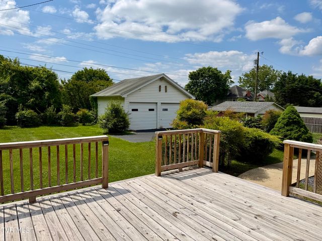 612 Lawrence Avenue, Bristol, VA 24201