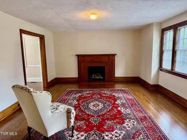 612 Lawrence Avenue, Bristol, VA 24201
