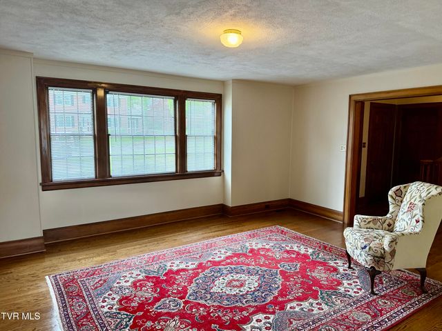 612 Lawrence Avenue, Bristol, VA 24201