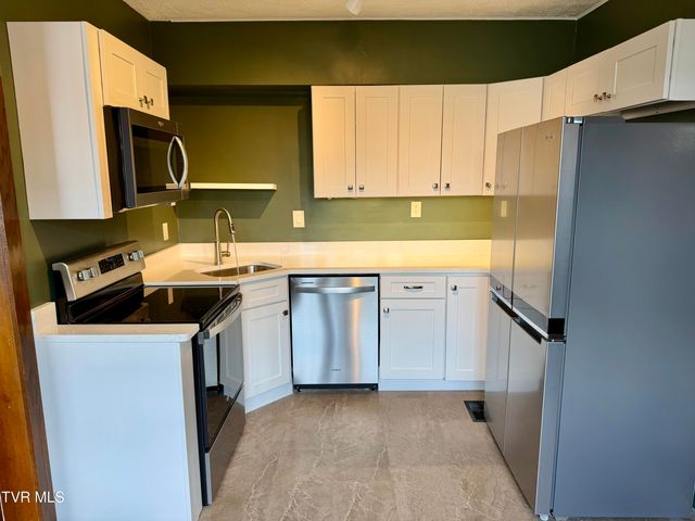 612 Lawrence Avenue, Bristol, VA 24201