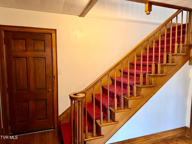 612 Lawrence Avenue, Bristol, VA 24201