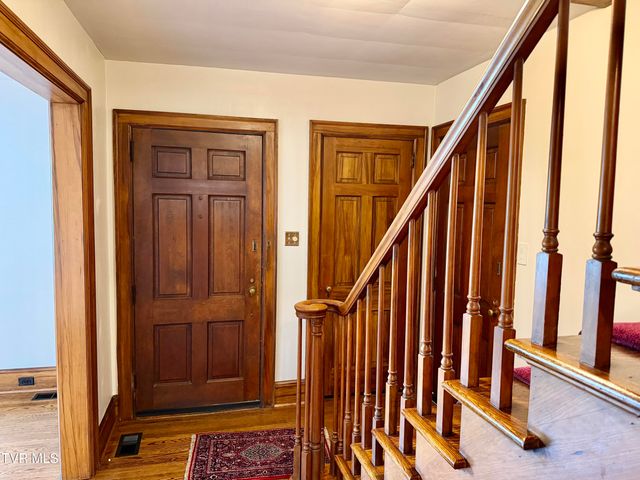 612 Lawrence Avenue, Bristol, VA 24201