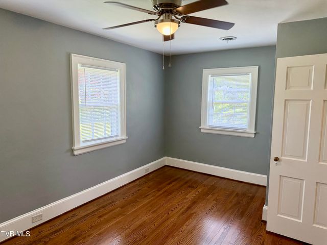 612 Lawrence Avenue, Bristol, VA 24201