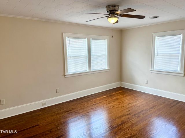612 Lawrence Avenue, Bristol, VA 24201
