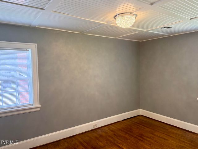612 Lawrence Avenue, Bristol, VA 24201