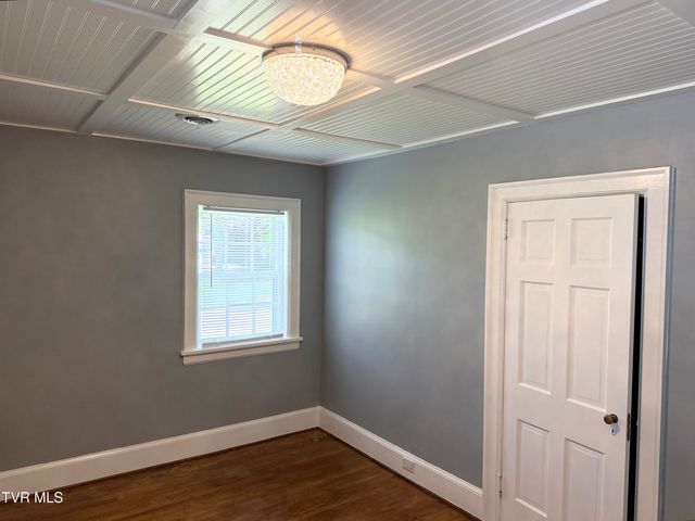 612 Lawrence Avenue, Bristol, VA 24201