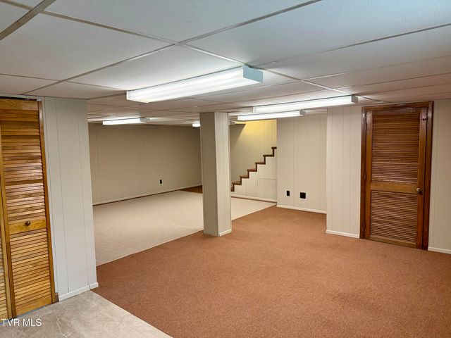 612 Lawrence Avenue, Bristol, VA 24201