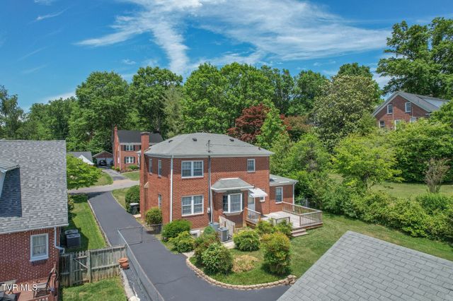 612 Lawrence Avenue, Bristol, VA 24201