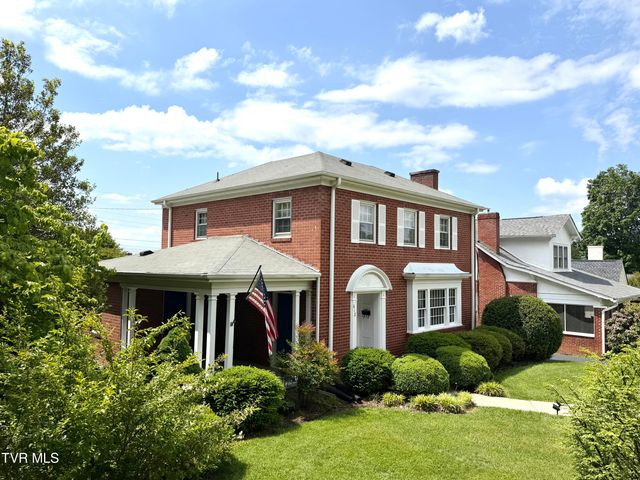 612 Lawrence Avenue, Bristol, VA 24201