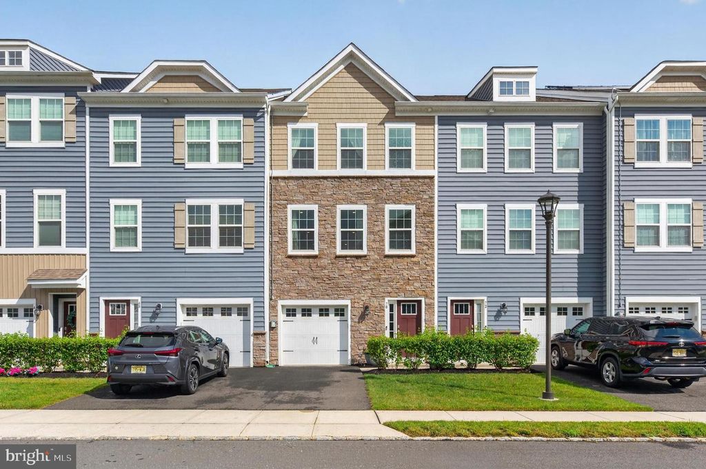 70 ROME WAY, Mount Laurel, NJ 08054