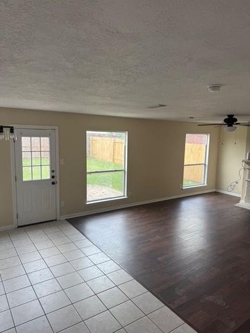 6643 Barker Bend Lane, Katy, TX 77449