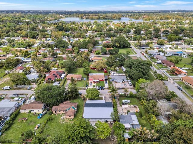 1428 NW 97th St, Miami, FL 33147