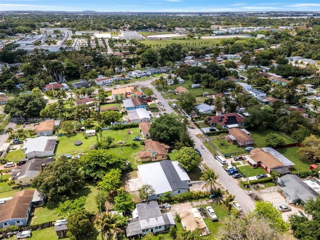 1428 NW 97th St, Miami, FL 33147