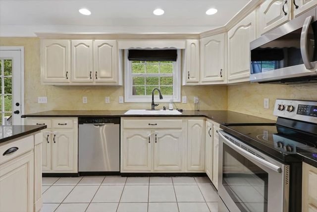 3231 Leona Drive, Rocky Face, GA 30740