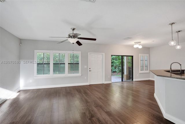 6079 Grand Cypress Cir W, Coconut Creek, FL 33073