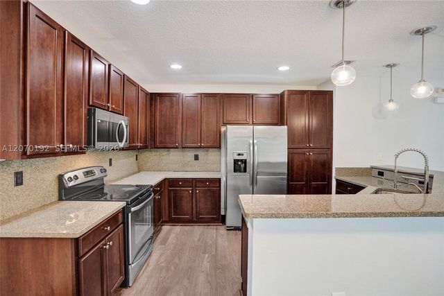 6079 Grand Cypress Cir W, Coconut Creek, FL 33073