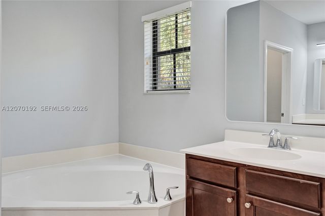 6079 Grand Cypress Cir W, Coconut Creek, FL 33073