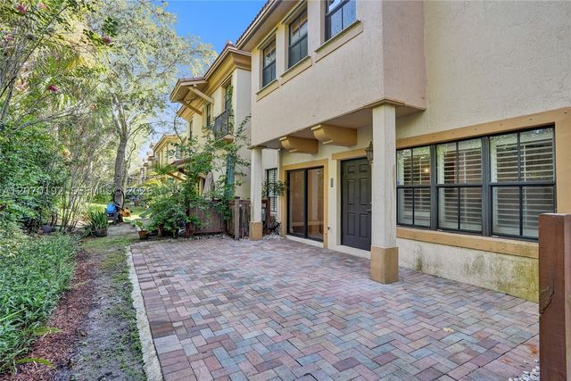 6079 Grand Cypress Cir W, Coconut Creek, FL 33073