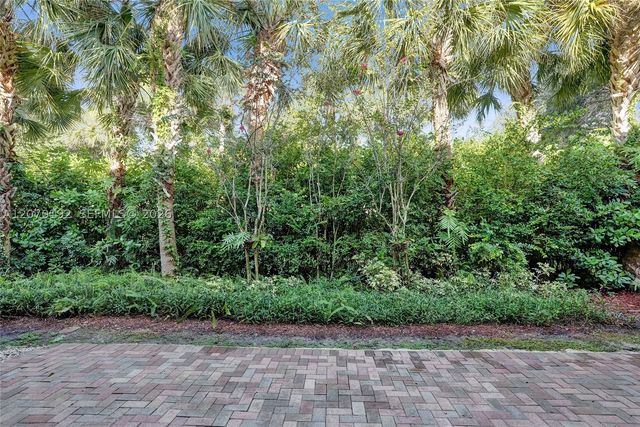 6079 Grand Cypress Cir W, Coconut Creek, FL 33073