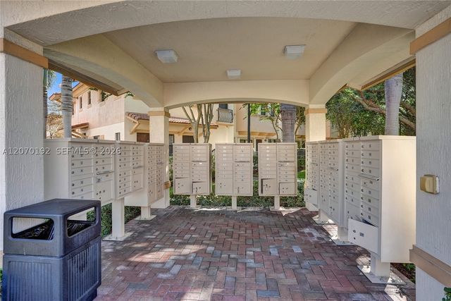 6079 Grand Cypress Cir W, Coconut Creek, FL 33073