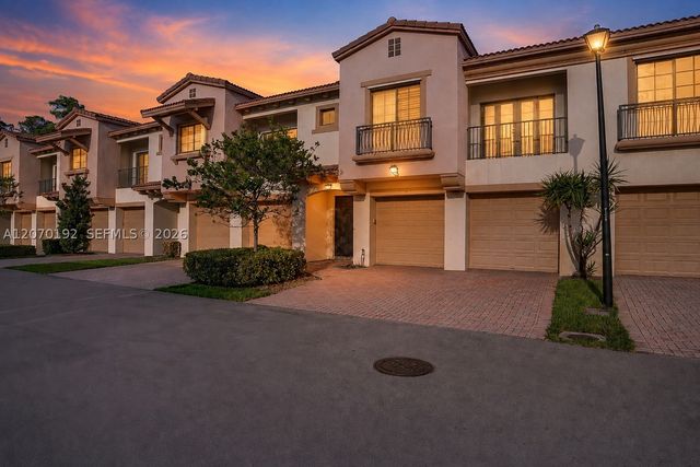 6079 Grand Cypress Cir W, Coconut Creek, FL 33073